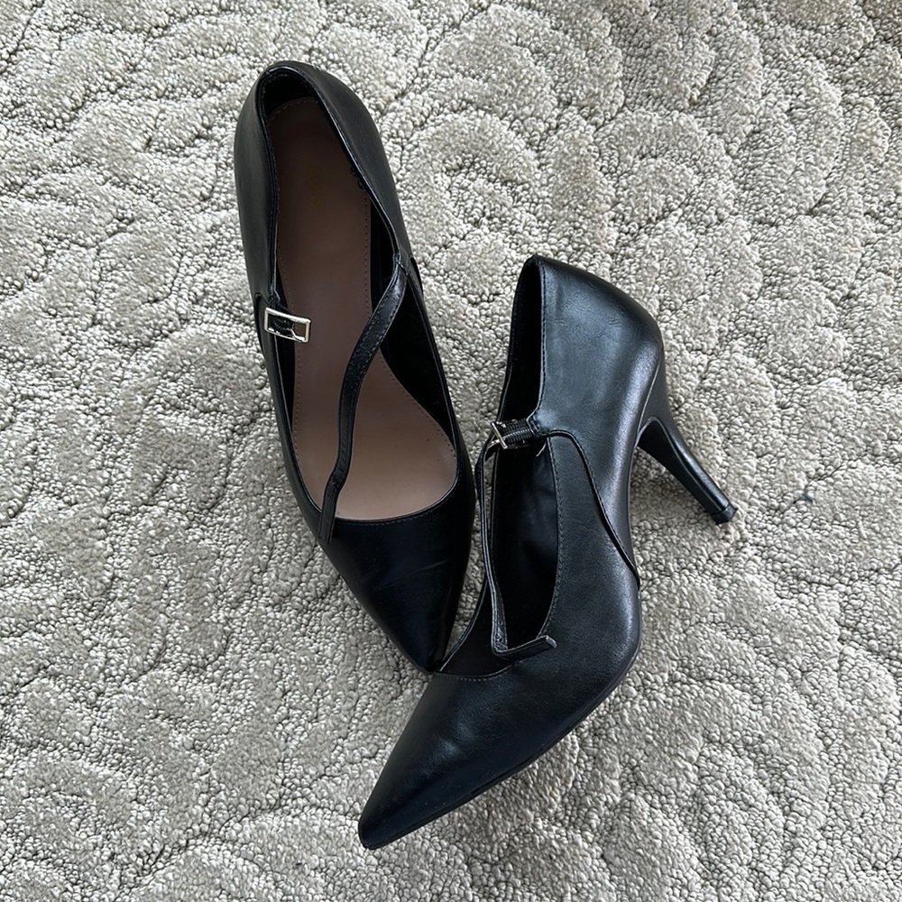 Apt. 9 Black Women’s heels Size 9.5